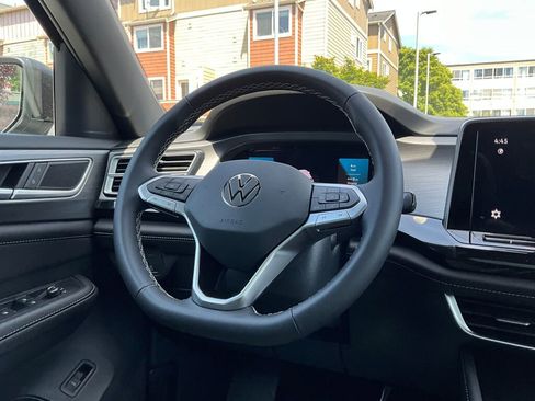 New 2025 Volkswagen Atlas Cross Sport SE image 22