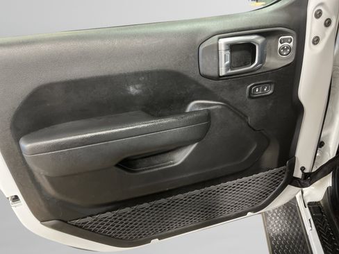 Used 2022 Jeep Wrangler Unlimited Sport image 13