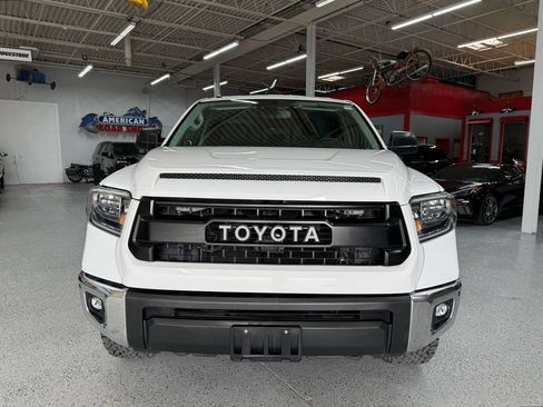 Used 2018 Toyota Tundra SR5 AWD/4WD image 8