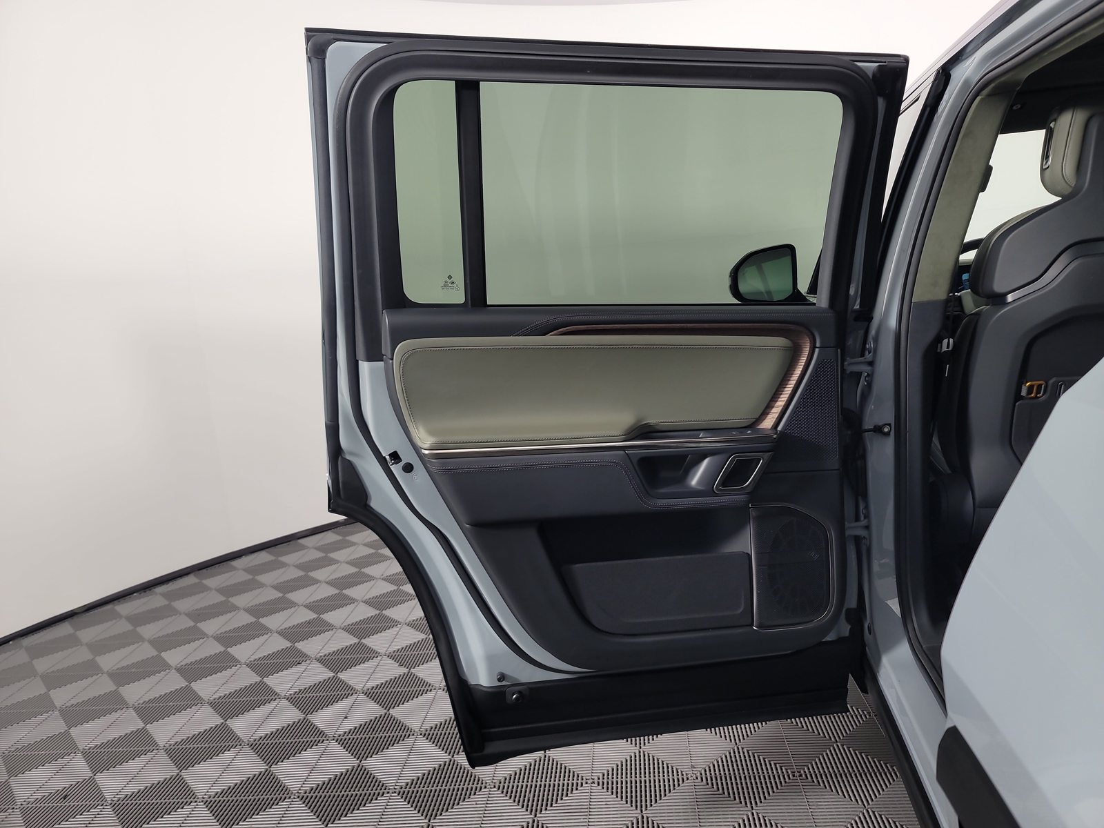 Used 2023 Rivian R1S Adventure Quad AWD/4WD image 17