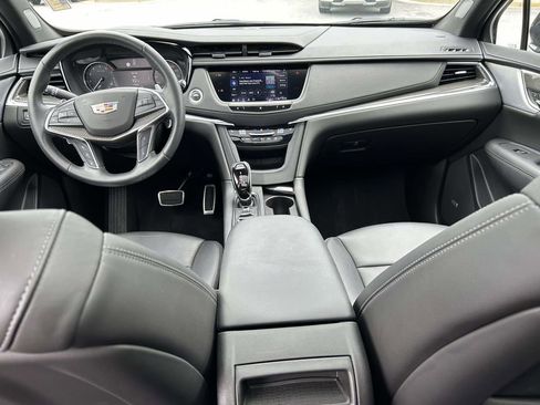 Used 2020 Cadillac XT5 Sportv w/ LPO, Floor Liner Package AWD/4WD image 14