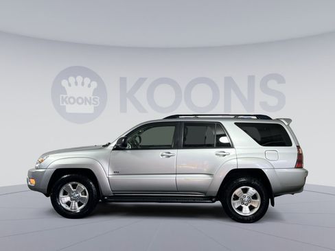 Used 2004 Toyota 4Runner SR5 image 2