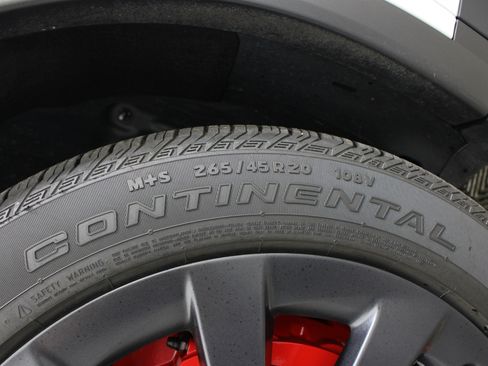 Used 2024 Tesla Model X Plaid image 34