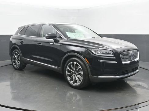 Used 2023 Lincoln Nautilus Reserve AWD/4WD image 7