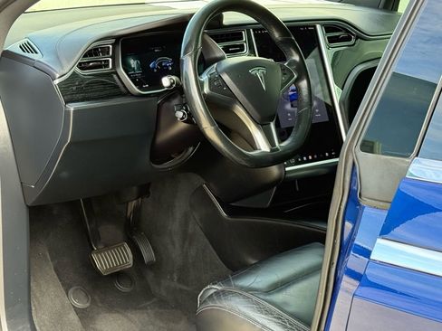 Used 2016 Tesla Model X 90D image 6