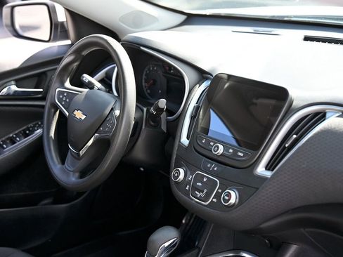 Used 2021 Chevrolet Malibu LS w/ Driver Confidence Package II image 17