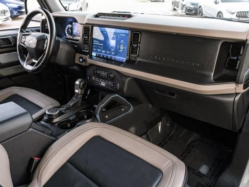 Used 2021 Ford Bronco Wildtrak image 11