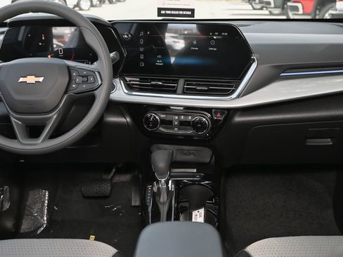 New 2026 Chevrolet Trax LT w/ LPO, Blackout Package image 22