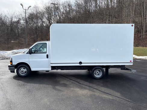 Used 2019 GMC Savana 3500 w/ Power Convenience Package image 2