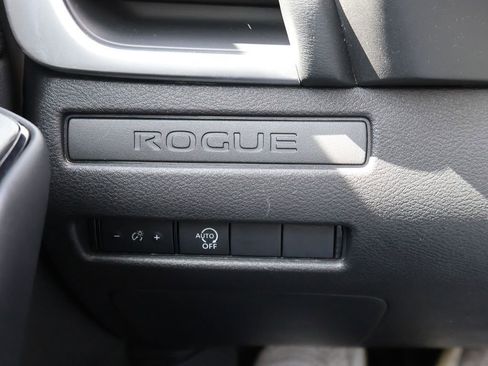 Used 2023 Nissan Rogue S AWD/4WD image 30