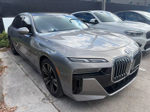 Used 2023 BMW 740i w/ Parking Assistance Package RWD image 2