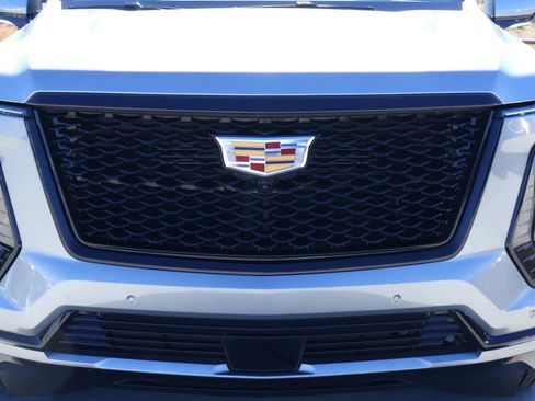 Used 2025 Cadillac Escalade ESV Sport Platinum w/ LPO, Floor Liner Package image 8