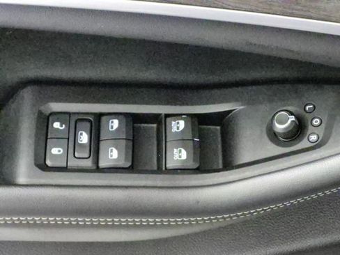 Used 2023 Jeep Grand Cherokee L Limited w/ Trailer Tow Group (B) AWD/4WD image 14