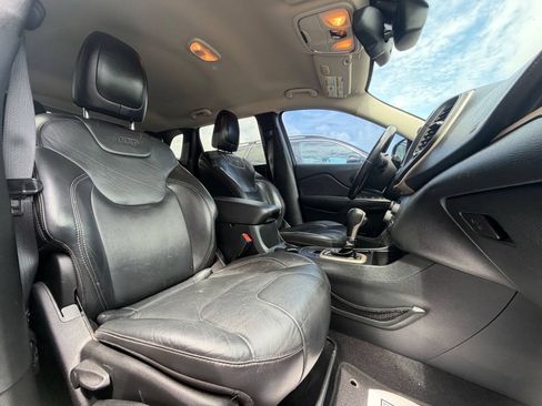 Used 2016 Jeep Cherokee Limited FWD image 26