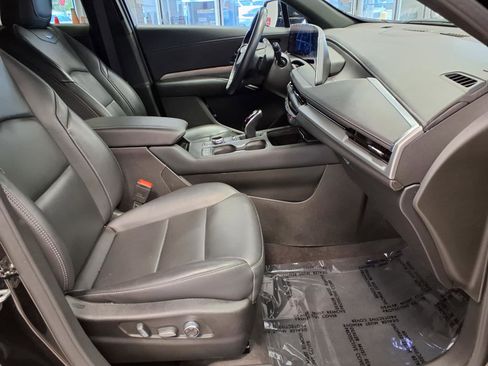 Certified 2025 Cadillac XT4 Premium Luxury FWD image 10
