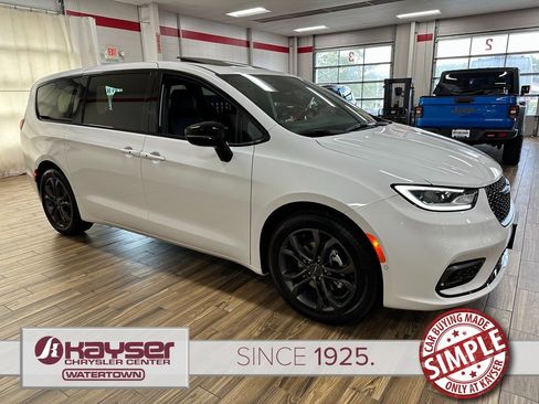 New 2026 Chrysler Pacifica Select image 6