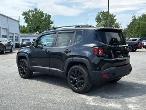 Used 2016 Jeep Renegade Latitude AWD/4WD image 8