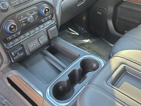 Used 2020 Chevrolet Silverado 1500 High Country w/ Technology Package image 28