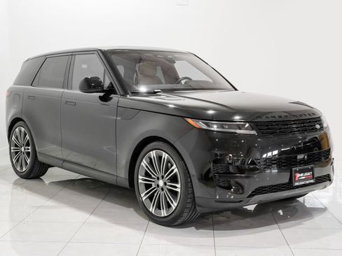 Used 2023 Land Rover Range Rover Sport SE AWD/4WD image 3