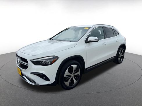 Used 2025 Mercedes-Benz GLA 250 4MATIC image 4