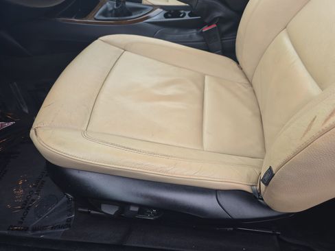 Used 2012 BMW 128i Convertible RWD image 25
