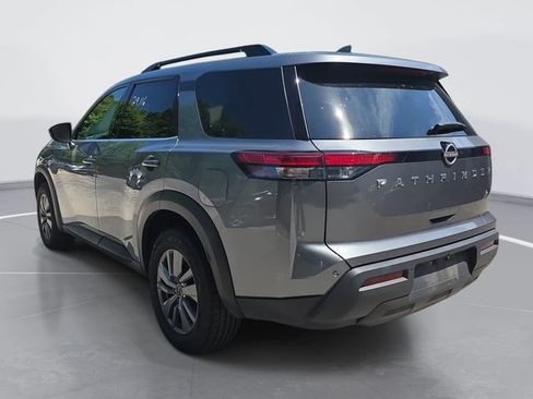 Used 2025 Nissan Pathfinder SV FWD image 6