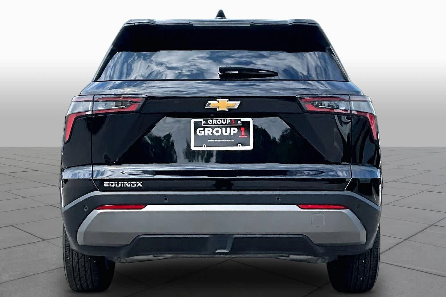 Used 2026 Chevrolet Equinox LT w/ Convenience Package II FWD image 4