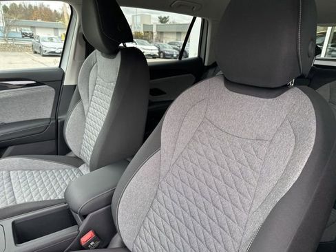 New 2026 Volkswagen Tiguan S image 10