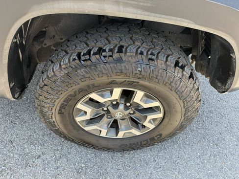 Used 2021 Toyota Tacoma TRD Off-Road RWD image 36