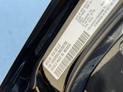 Used 2022 RAM 2500 Limited AWD/4WD image 13