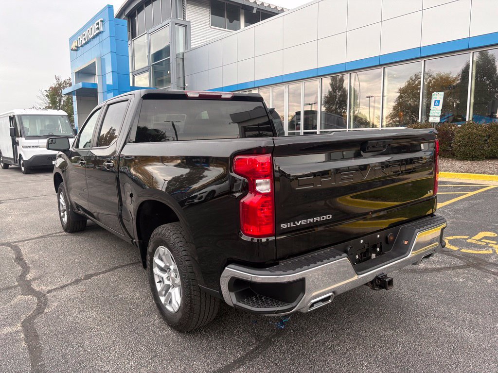 Used 2023 Chevrolet Silverado 1500 LT AWD/4WD image 5