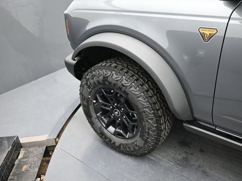 New 2026 Ford Bronco Badlands image 14