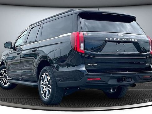 Used 2025 Ford Expedition Max Active AWD/4WD image 4