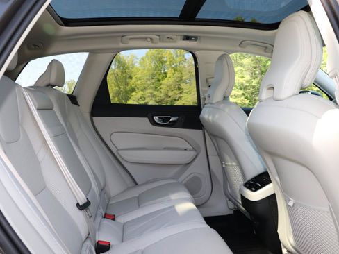 Used 2021 Volvo XC60 T5 Inscription w/ Protection Package Premier FWD image 40