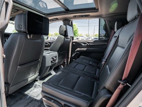 Used 2021 GMC Yukon Denali w/ Denali Ultimate Package AWD/4WD image 40