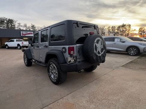 Used 2016 Jeep Wrangler Unlimited Rubicon w/ Connectivity Group image 4