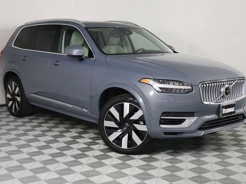 Used 2023 Volvo XC90 T8 Ultimate AWD/4WD image 34