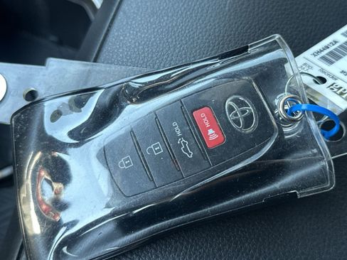 Used 2025 Toyota Tacoma TRD Off-Road w/ TRD Off Road Premium Package image 34