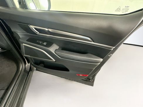 Used 2025 Kia Telluride S FWD image 35