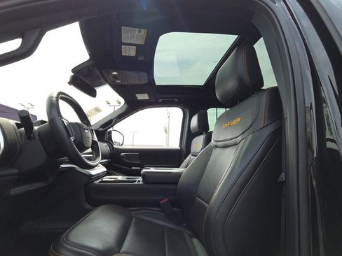 Used 2025 Ford Expedition Tremor AWD/4WD image 15
