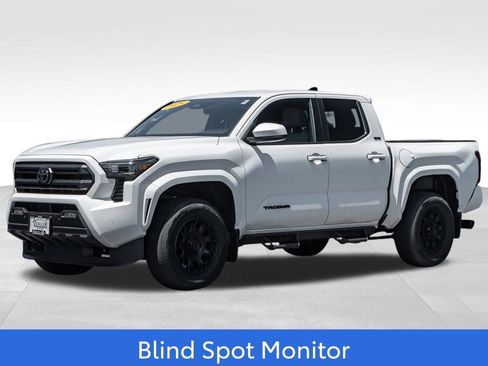 Certified 2025 Toyota Tacoma SR5 AWD/4WD image 3