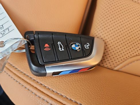 Certified 2025 BMW M340i image 38