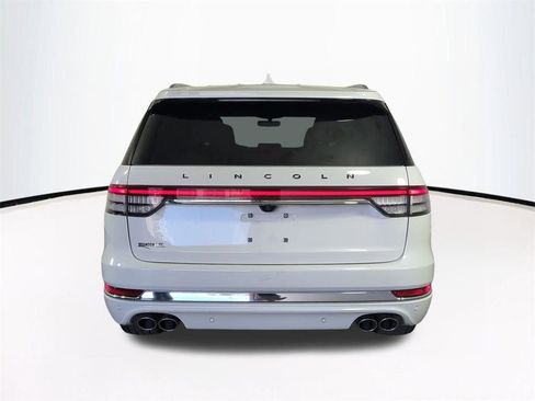 Used 2023 Lincoln Aviator Black Label Grand Touring AWD/4WD image 6