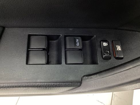 Used 2014 Toyota Corolla S image 38