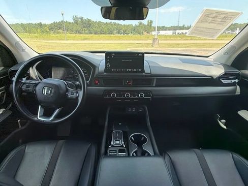 Used 2023 Honda Pilot Touring image 8