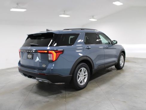 New 2026 Ford Explorer Active RWD image 10