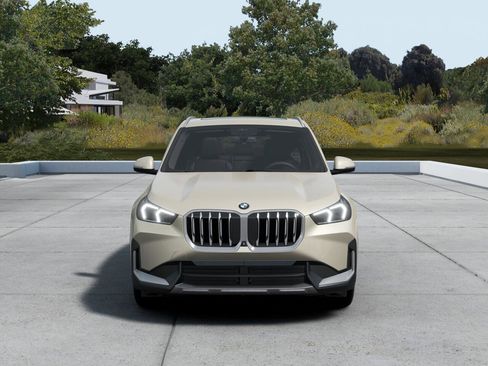 New 2026 BMW X1 xDrive28i AWD/4WD image 3