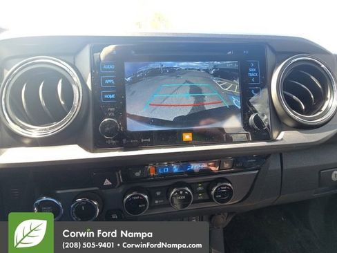 Used 2017 Toyota Tacoma TRD Off-Road image 9