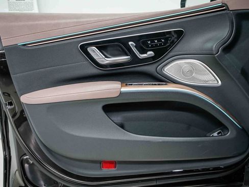 Used 2023 Mercedes-Benz EQS 580 4MATIC Sedan image 19