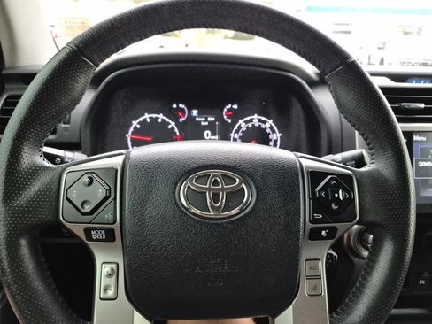 Used 2022 Toyota 4Runner SR5 image 17